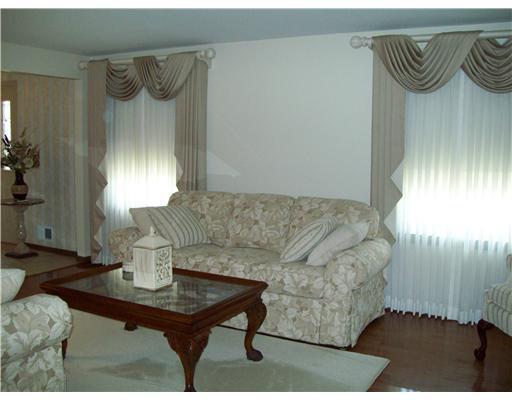 736 Marguerite Road Latrobe, PA 15650 - Photo 7 of 18 Living Room.
