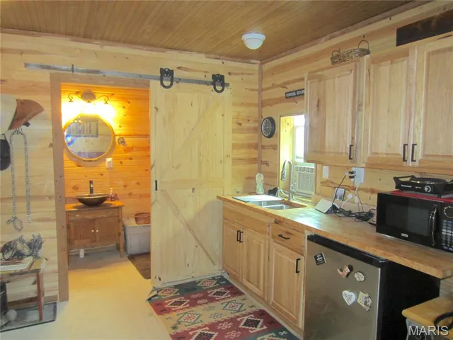 $400,000 | 100 Cool Breeze Lane, Fredericktown, MO 63645