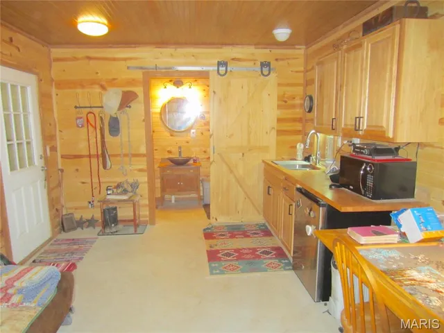 $400,000 | 100 Cool Breeze Lane, Fredericktown, MO 63645