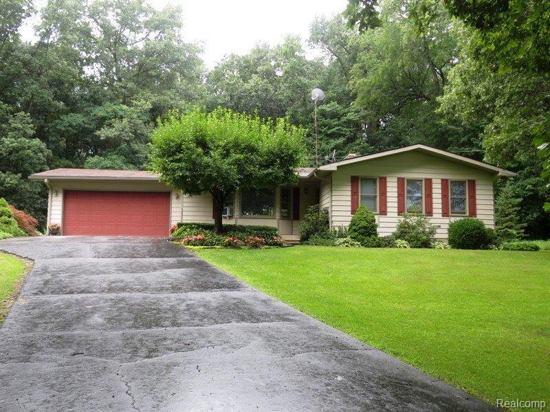 12290 Dunham Road Hartland, MI 48353 - Photo 1 of 15 12290 Dunham.JPG