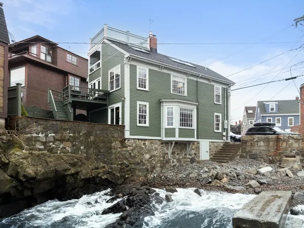 $2,100,000 | 137 Front Street, Marblehead, MA 01945