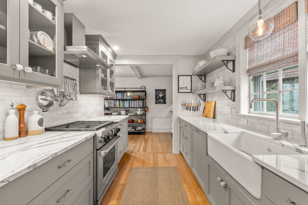 137 Front Street Marblehead, MA 01945 - Photo 14 of 40