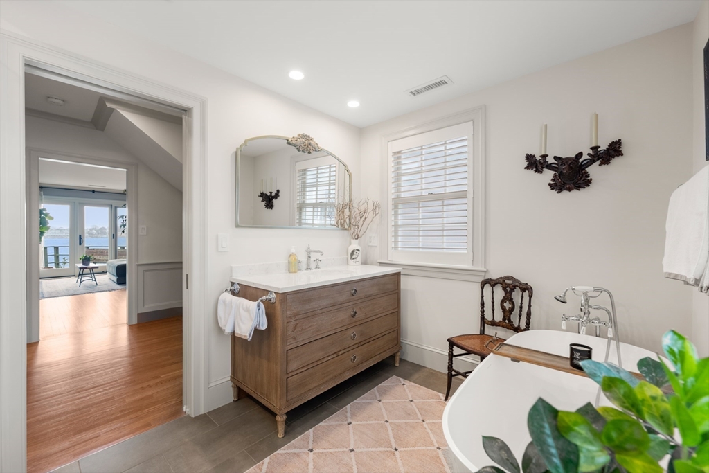 137 Front Street Marblehead, MA 01945 - Photo 22 of 40