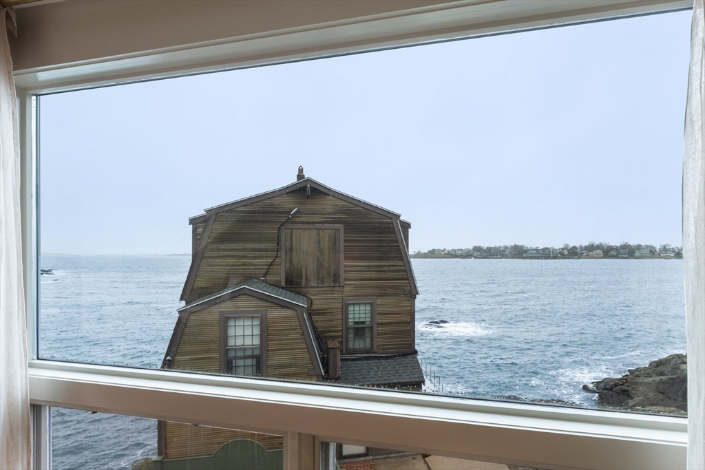 137 Front Street Marblehead, MA 01945 - Photo 31 of 40