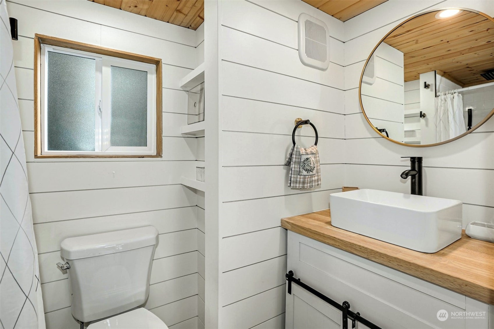 14820 Gibralter Road Anacortes, WA 98221 - Photo 32 of 40 Gallery Image 32