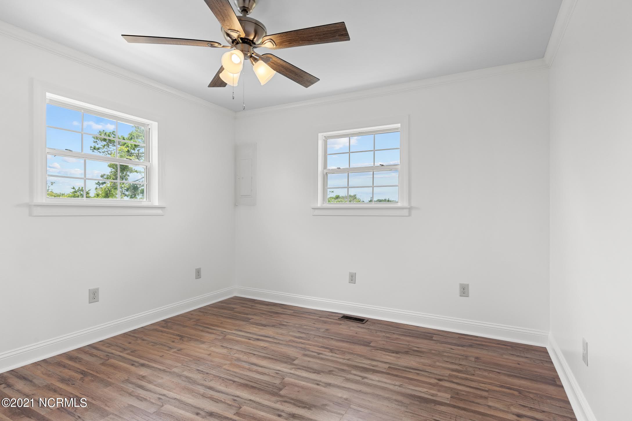 295 Goose Pond Road Marshallberg, NC 28553 - Photo 6 of 10 1-3