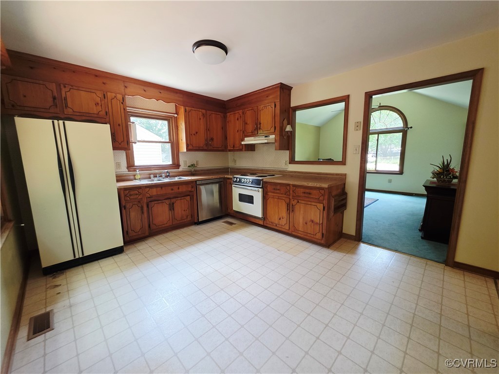 15805 Roland View Drive Chester, VA 23831 - Photo 6 of 19 Gallery Image 6