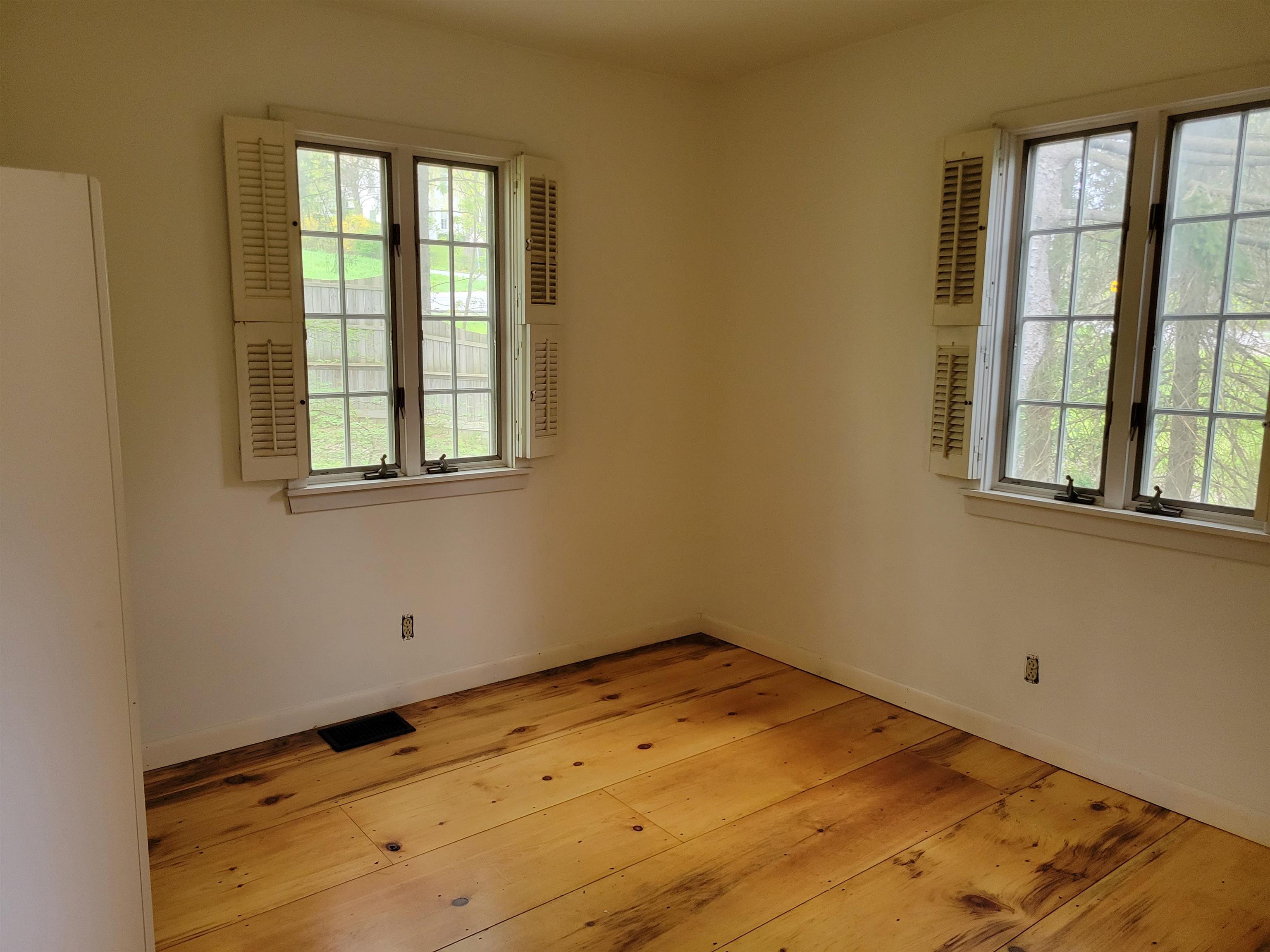 1195 Highway 30 Cornwall, VT 05753 - Photo 15 of 32