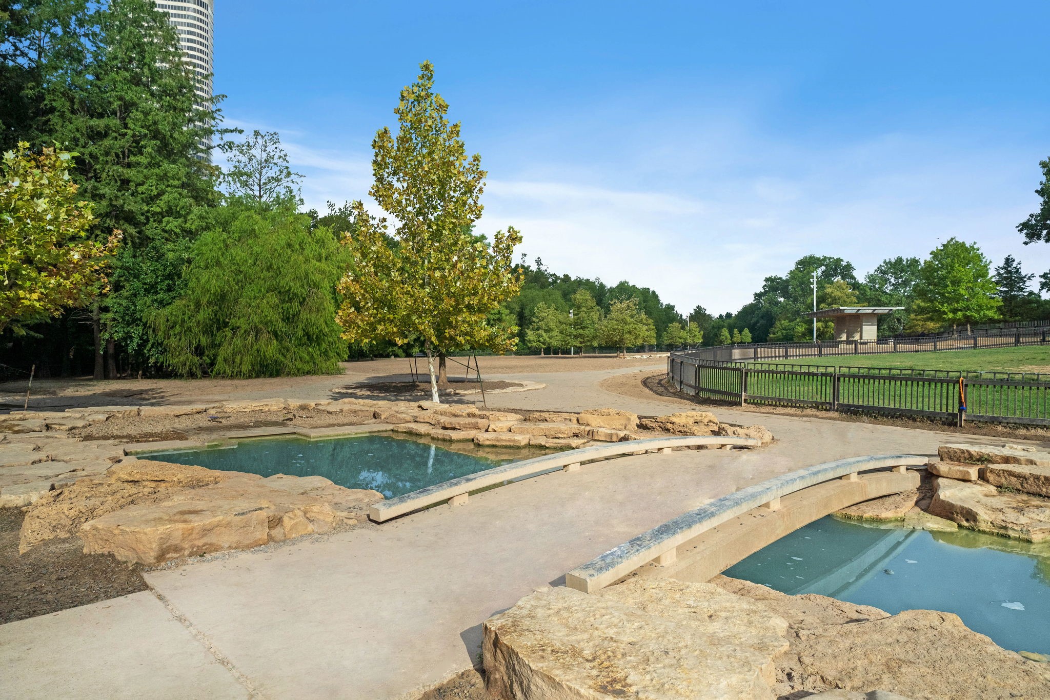 1818 Decatur Street Houston, TX 77007 - Photo 46 of 48 a view of a swimming pool with a patio