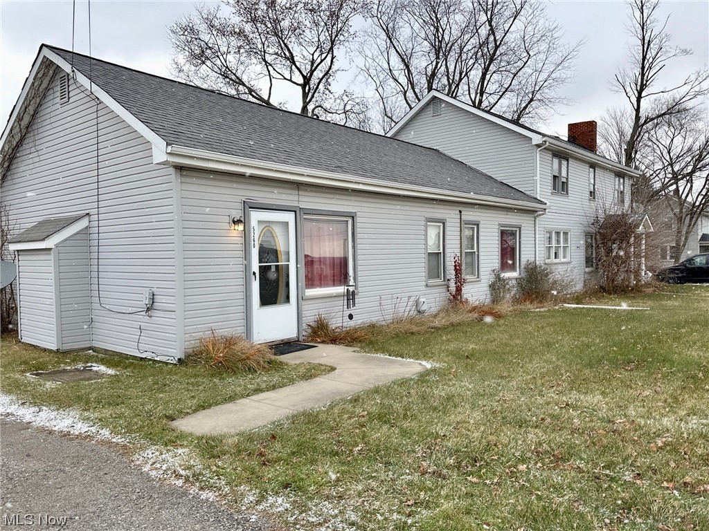 5260 Salem-Unity Road Salem, OH 44460 - Photo 2 of 3 View of front of house with a front yard
