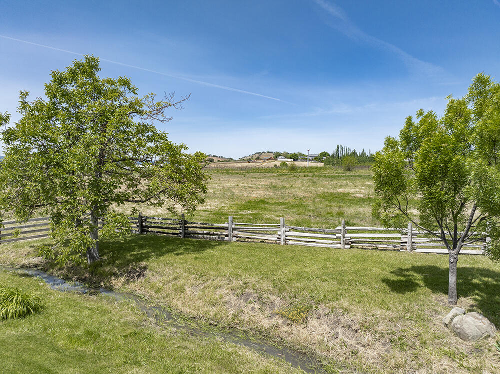679 West Valley View Road Talent, OR 97540 - Photo 66 of 77 DJI_0172