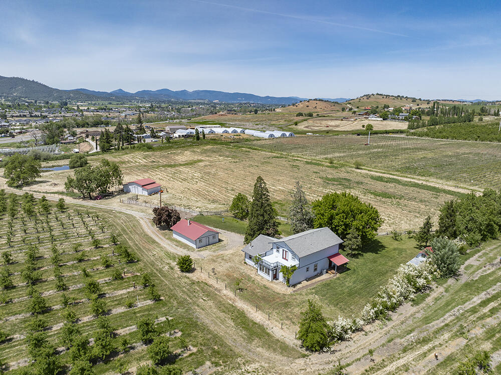 679 West Valley View Road Talent, OR 97540 - Photo 77 of 77 DJI_0154