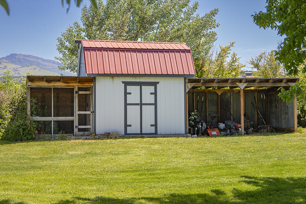 679 West Valley View Road Talent, OR 97540 - Photo 8 of 77 IMG_9375
