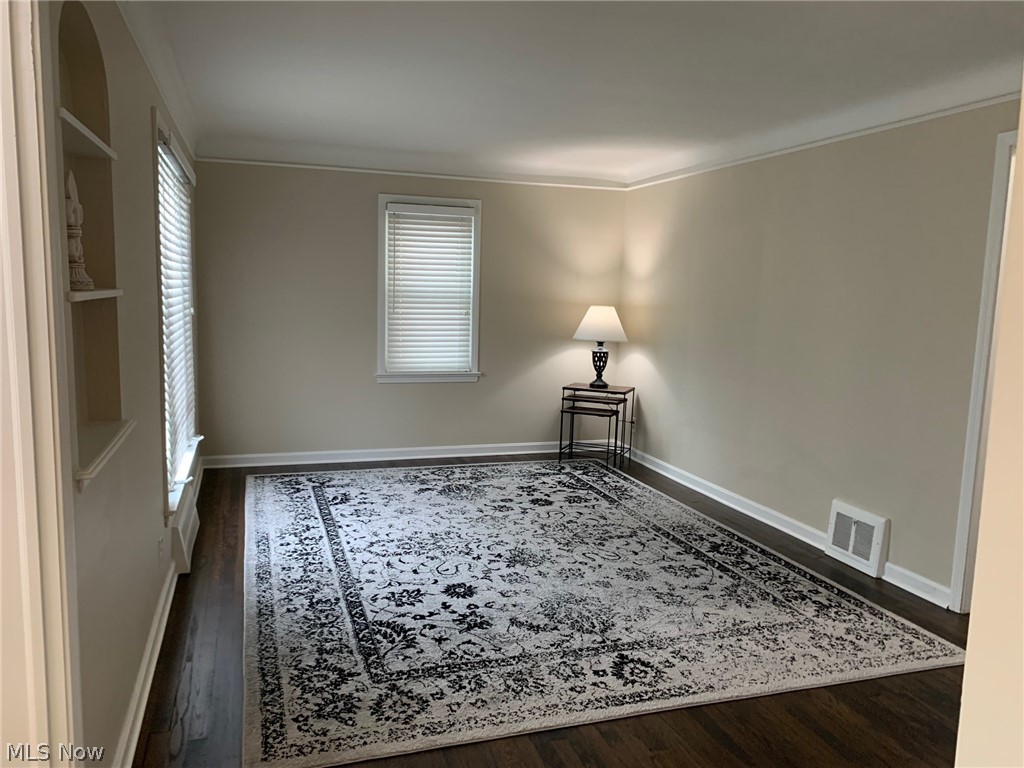 5918 Edgewood Road Cleveland, OH 44124 - Photo 9 of 33 Living Room