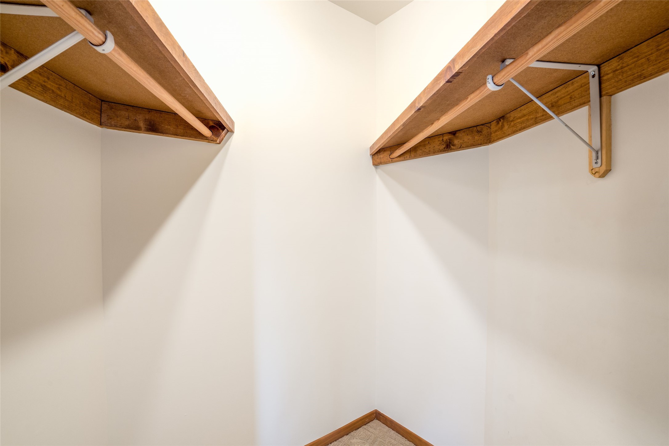 121 Del Rio Drive Santa Fe, NM 87501 - Photo 14 of 24 Spacious walk in closet