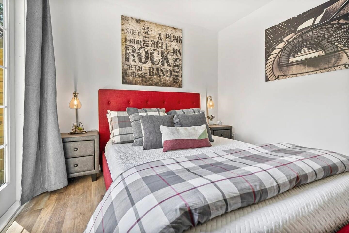 111 Colon Avenue St. Augustine, FL 32084 - Photo 45 of 46 a bedroom with a bed and a table