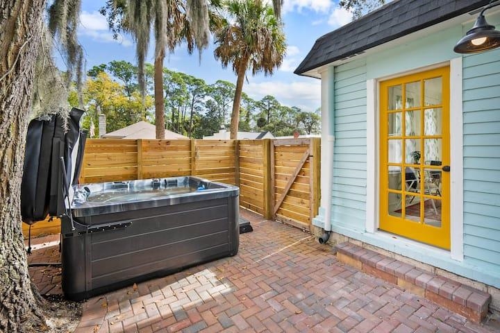 111 Colon Avenue St. Augustine, FL 32084 - Photo 5 of 46 a view of outdoor space with seating area