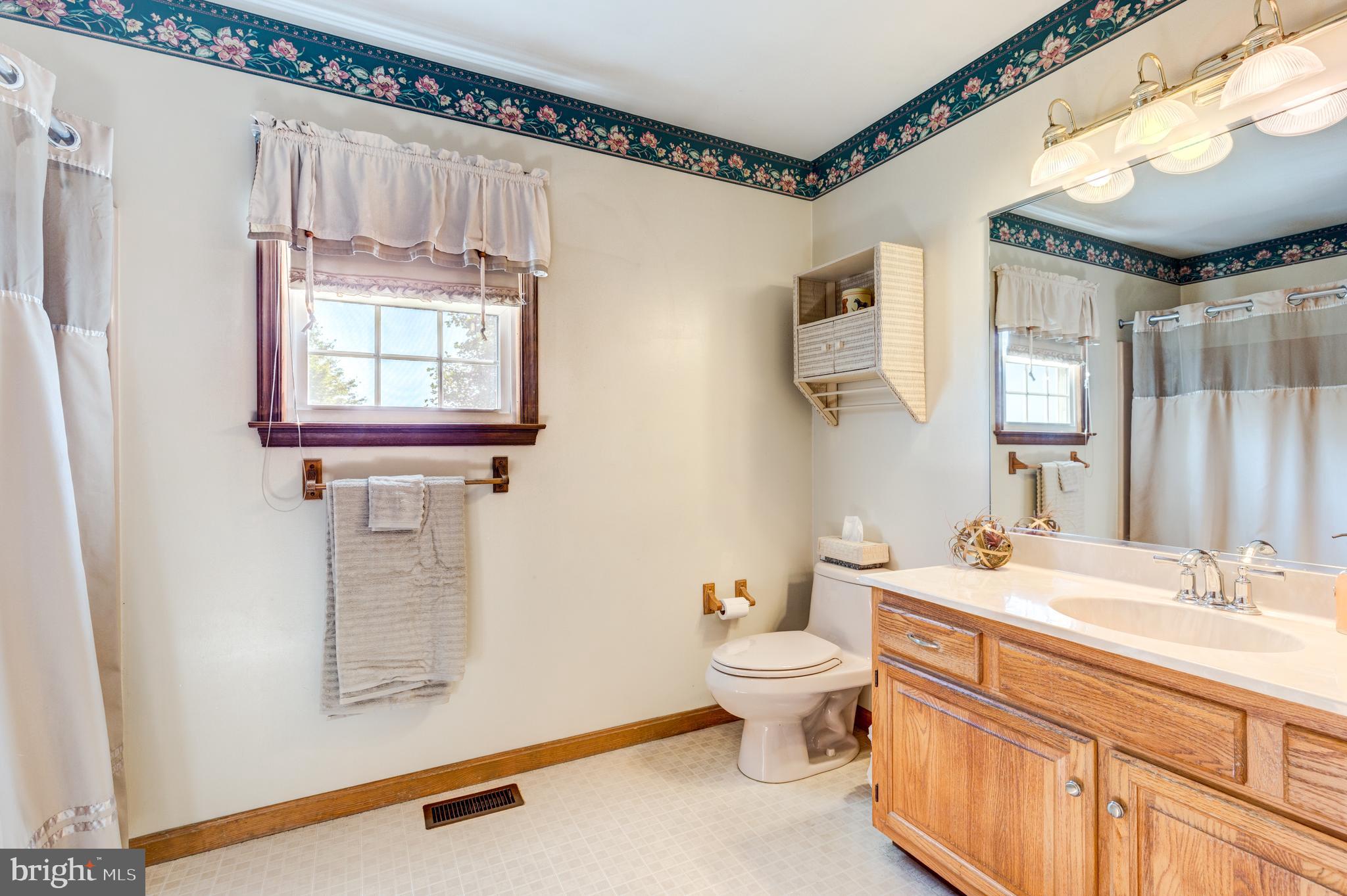 73 Dutrow Road Westminster, MD 21157 - Photo 31 of 53 Full bath in hallway
