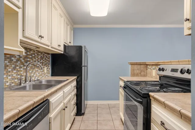 $135,000 | 220 Doucet Road, Unit 241F, Lafayette, LA 70503