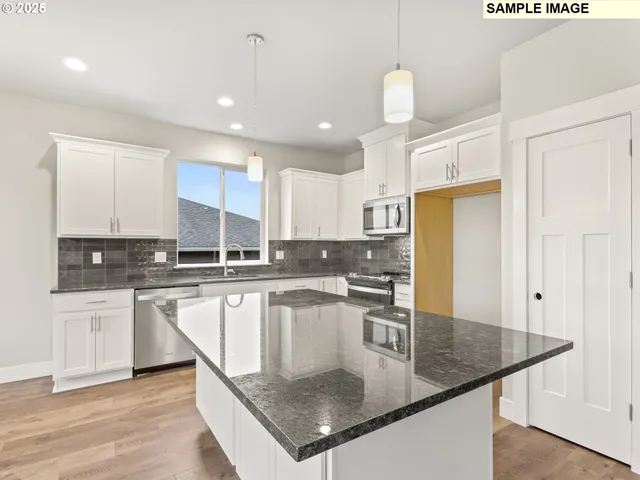 $599,850 | 3301 Northeast Justus Avenue, Unit 73, Estacada, OR 97023