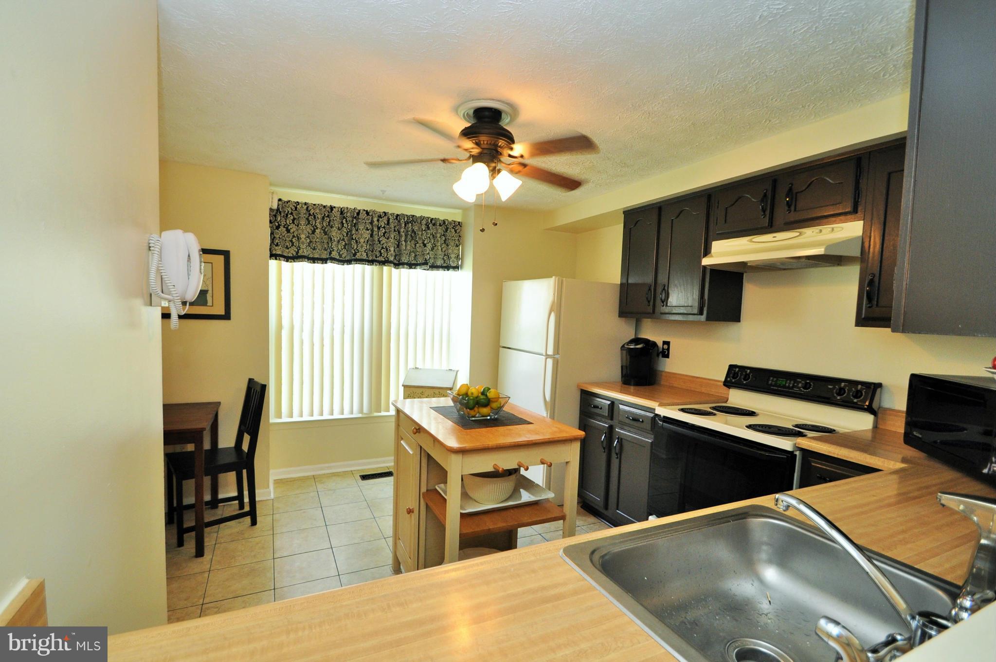 31 Hyacinth Road Baltimore, MD 21234 - Photo 5 of 30 Kitchen