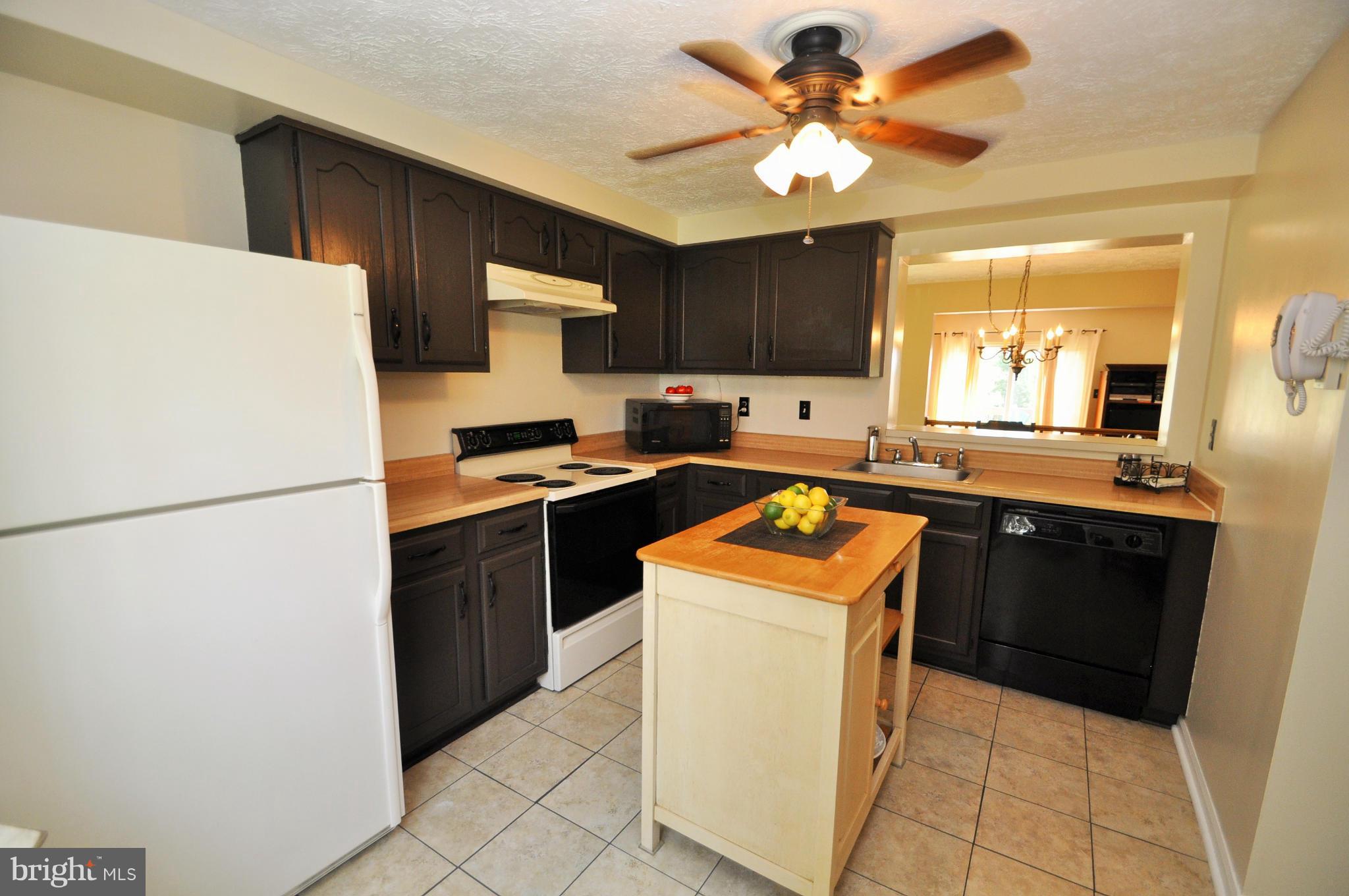 31 Hyacinth Road Baltimore, MD 21234 - Photo 6 of 30 Kitchen