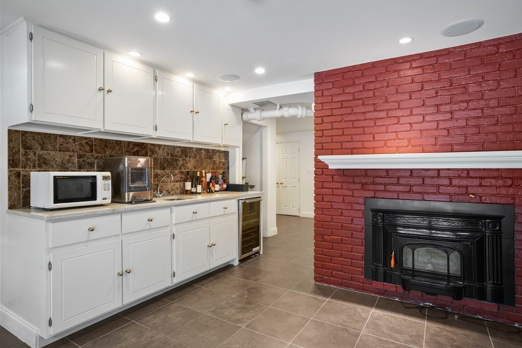 18 Windsor Road Dover, MA 02030 - Photo 23 of 28 Gallery Image 23