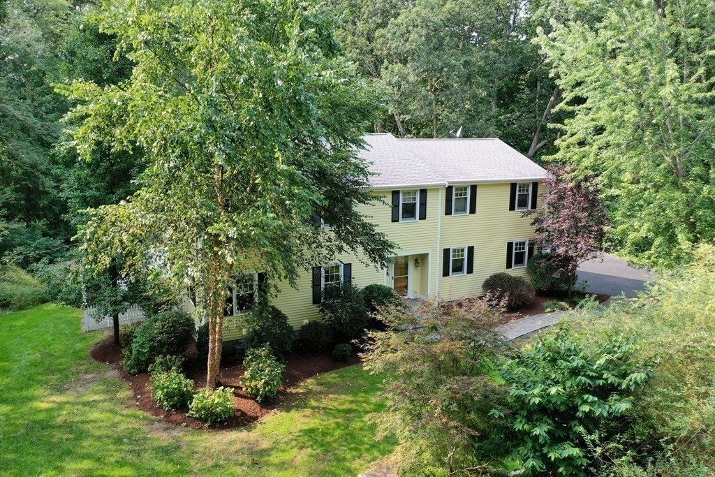 18 Windsor Road Dover, MA 02030 - Photo 3 of 28 Gallery Image 3