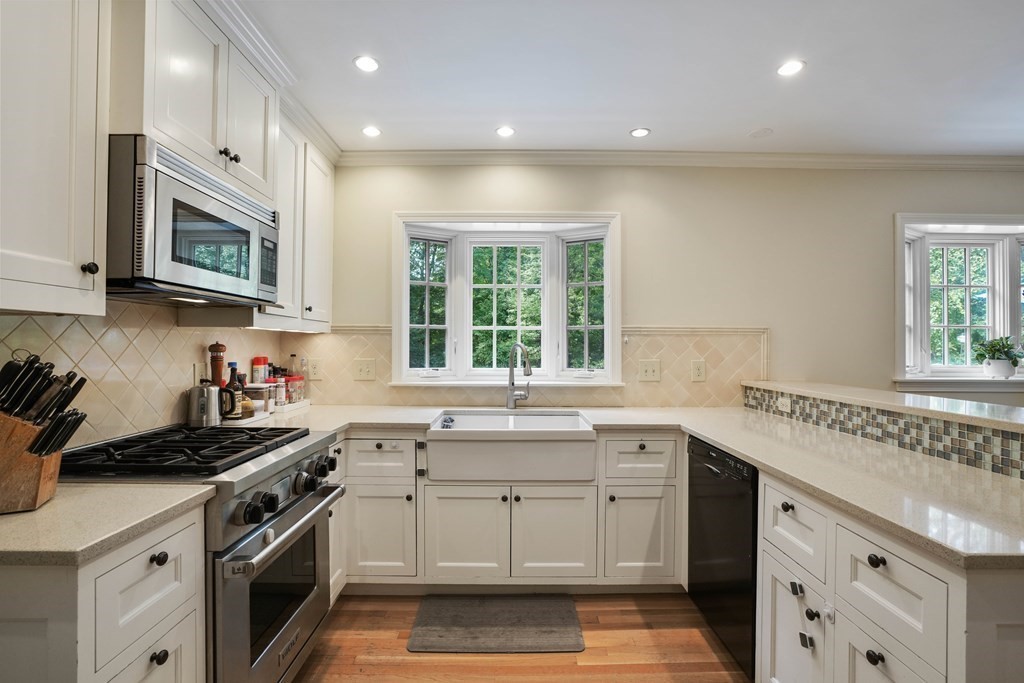 18 Windsor Road Dover, MA 02030 - Photo 9 of 28 Gallery Image 9