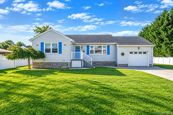 $594,999 | 1477 6th Street, West Babylon, NY 11704