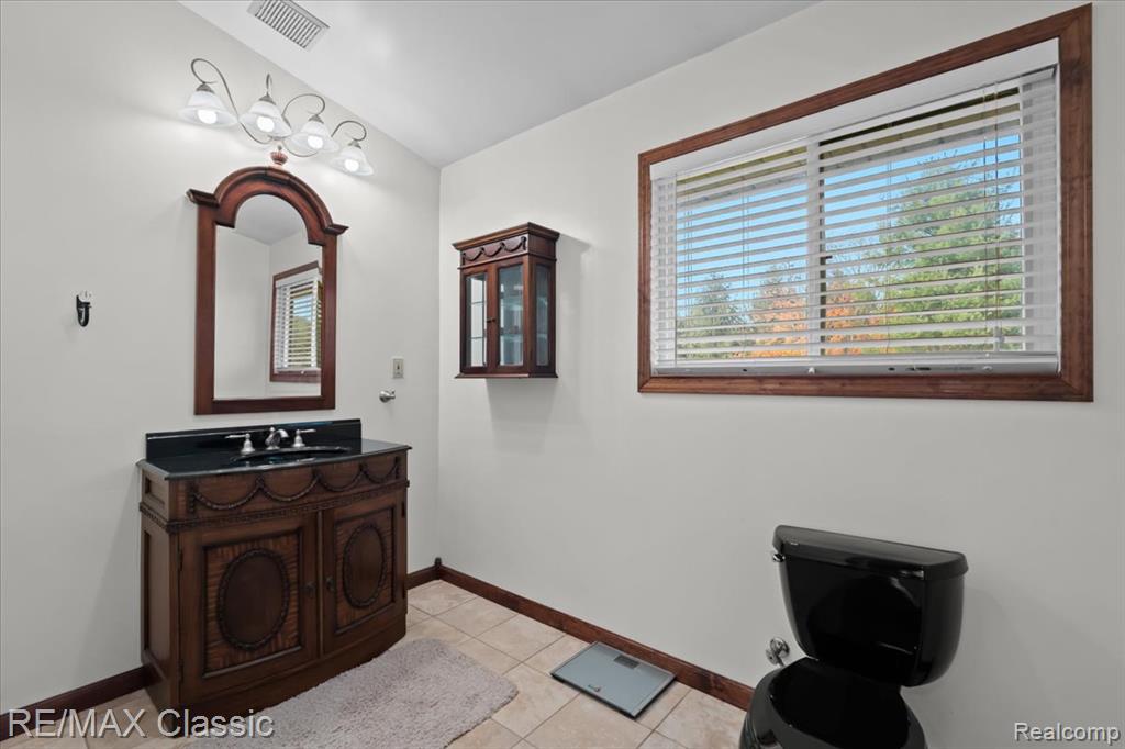 2345 East Commerce Road Milford, MI 48381 - Photo 49 of 77