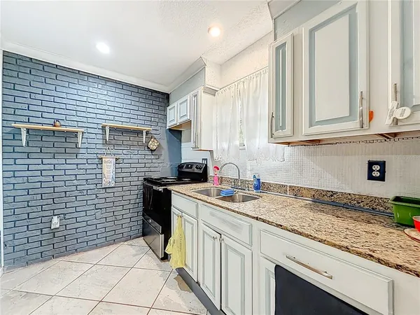 $169,000 | 15415 Southeast 64th Place, Ocklawaha, FL 32179