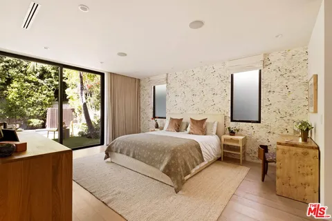 $4,050,000 | 157 South Lucerne Boulevard, Los Angeles, CA 90004