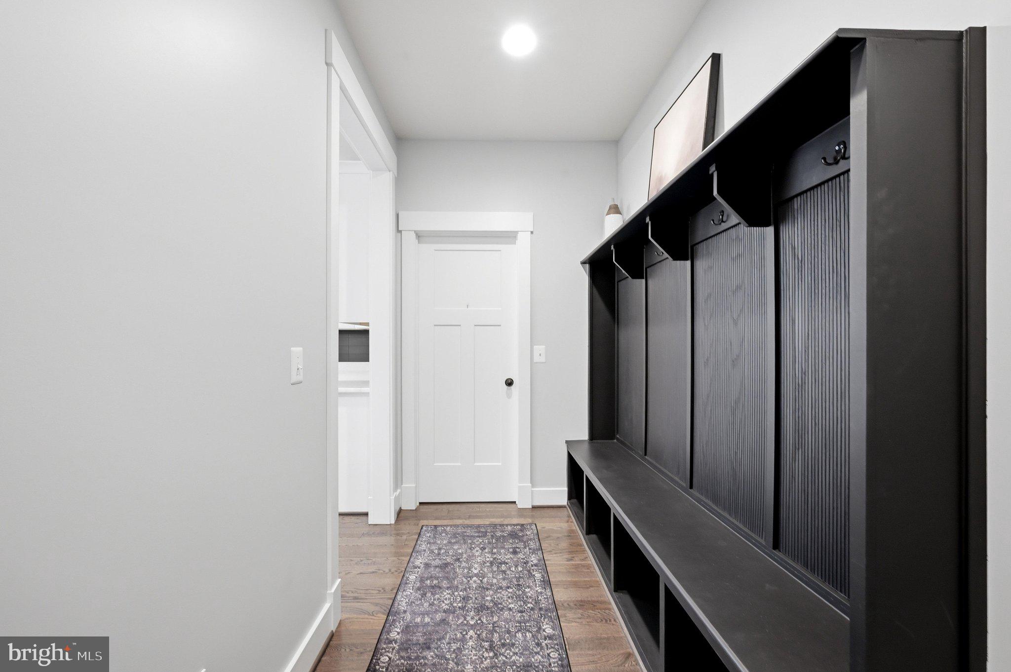 4854 Point Road Warrenton, VA 20187 - Photo 31 of 113 Mudroom