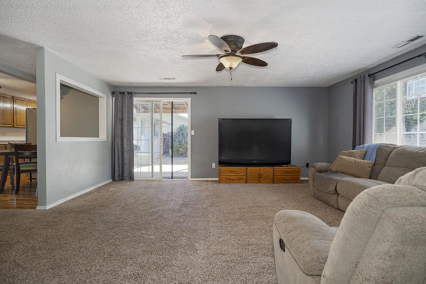 108 Vincent Avenue Central Point, OR 97502 - Photo 13 of 20 Vincent_028 copy