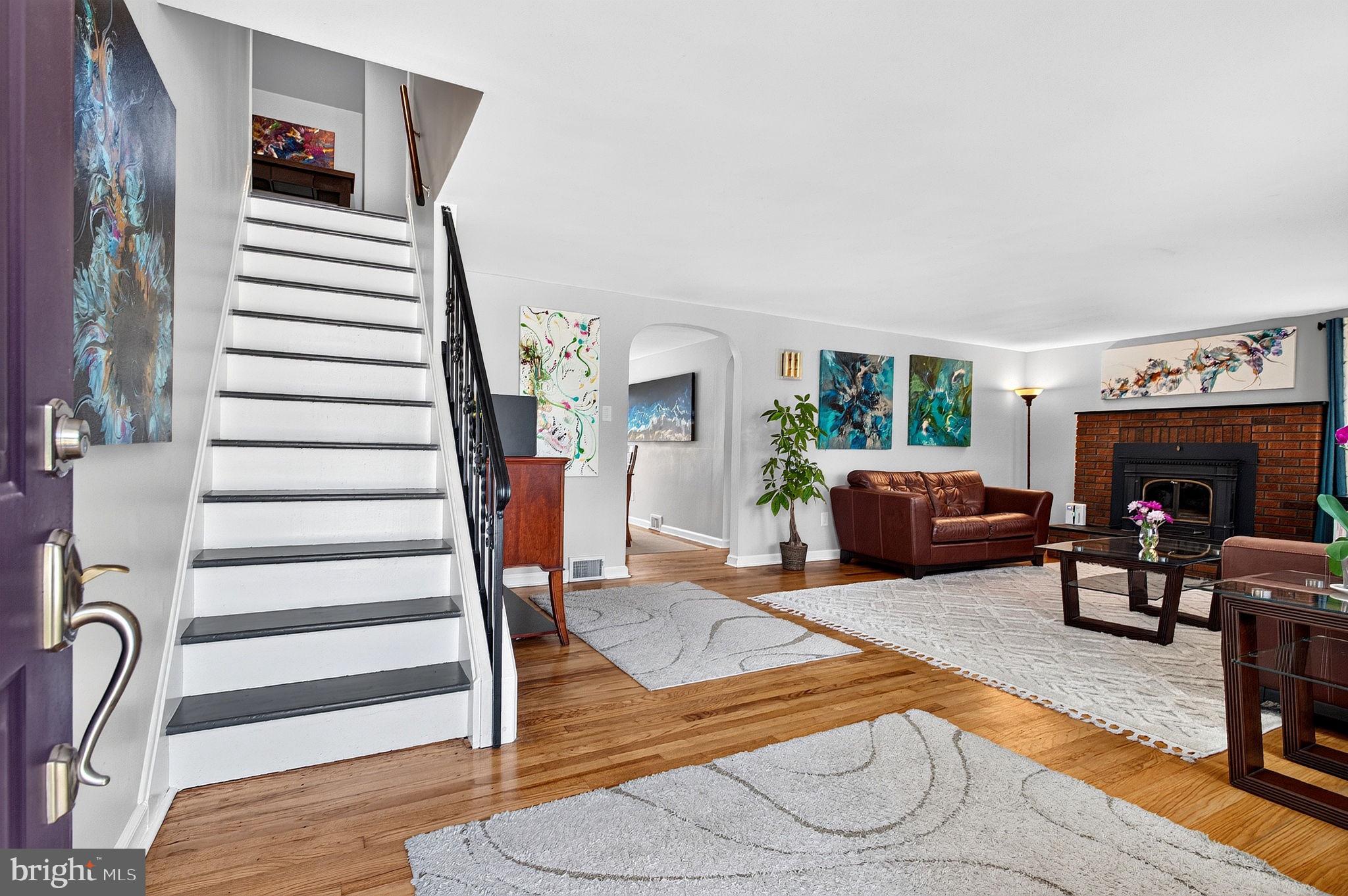 321 Buttonwood Street Hamilton, NJ 08619 - Photo 4 of 42 Entering the home