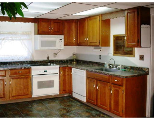 465 Sunderland Road Worcester, MA 01604 - Photo 5 of 24 Gallery Image 5