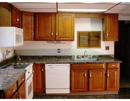465 Sunderland Road Worcester, MA 01604 - Photo 6 of 24 Gallery Image 6