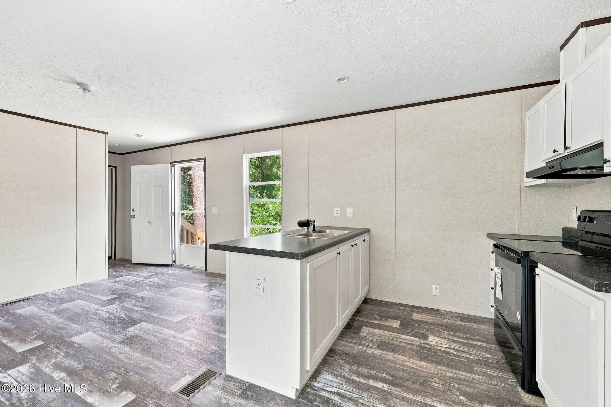 485 Spring Lake Road Pinehurst, NC 28374 - Photo 10 of 36 Gallery Image 10