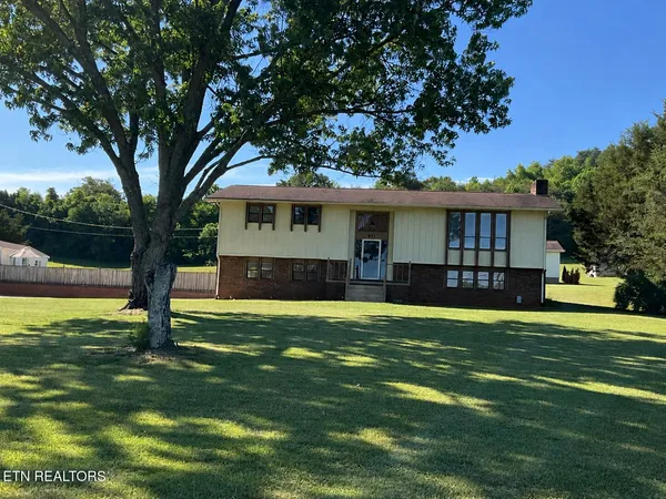 $650,000 | 651 River Road, Kingston, TN 37763