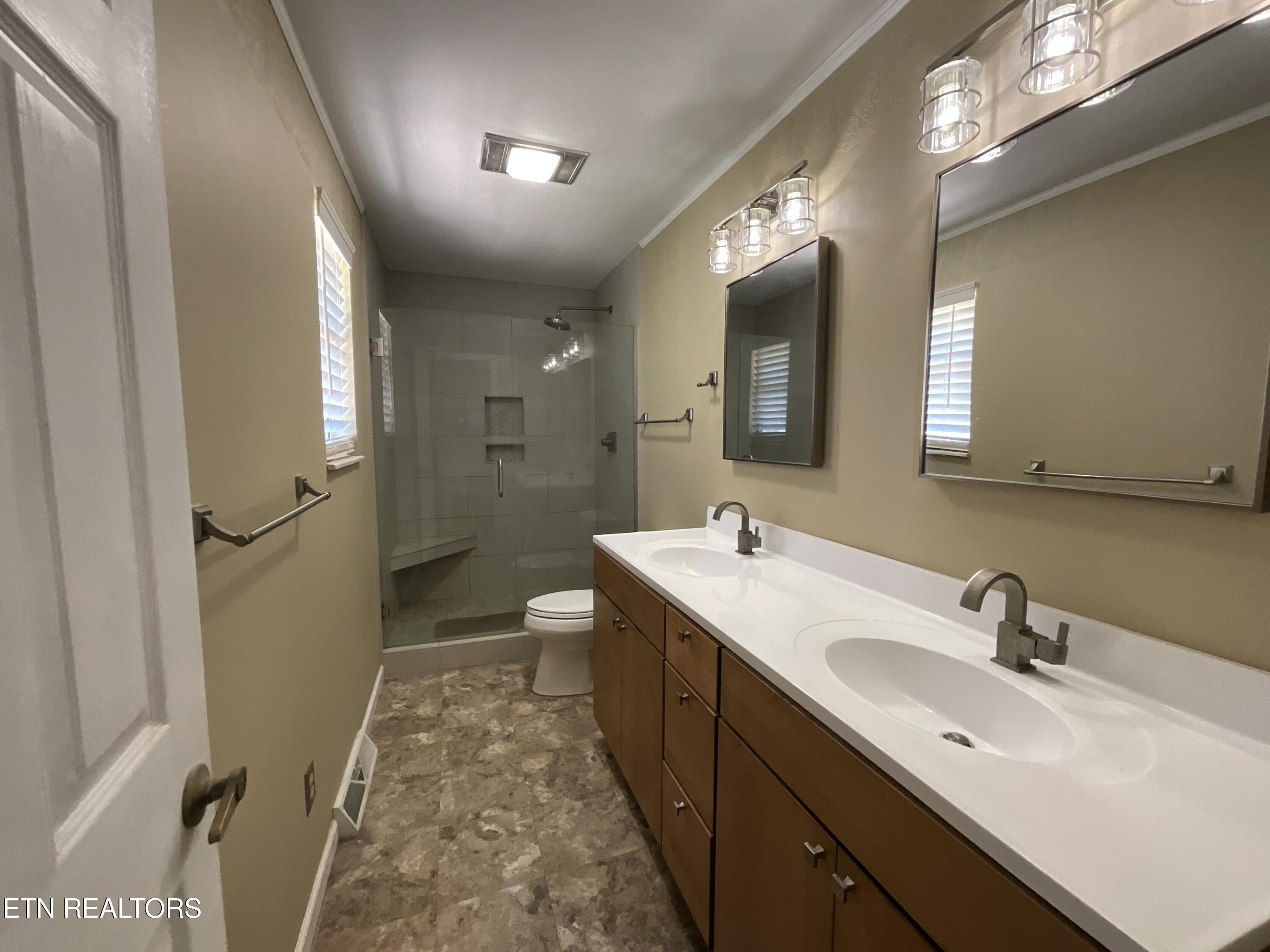 651 River Road Kingston, TN 37763 - Photo 10 of 25 IMG_0050