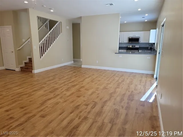 $2,237 | 5921 Royal Castle Lane, Las Vegas, NV 89130