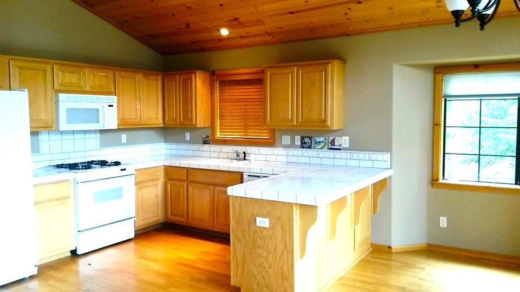 14658 Tyrol Road Truckee, CA 96161 - Photo 6 of 11 Gallery Image 6