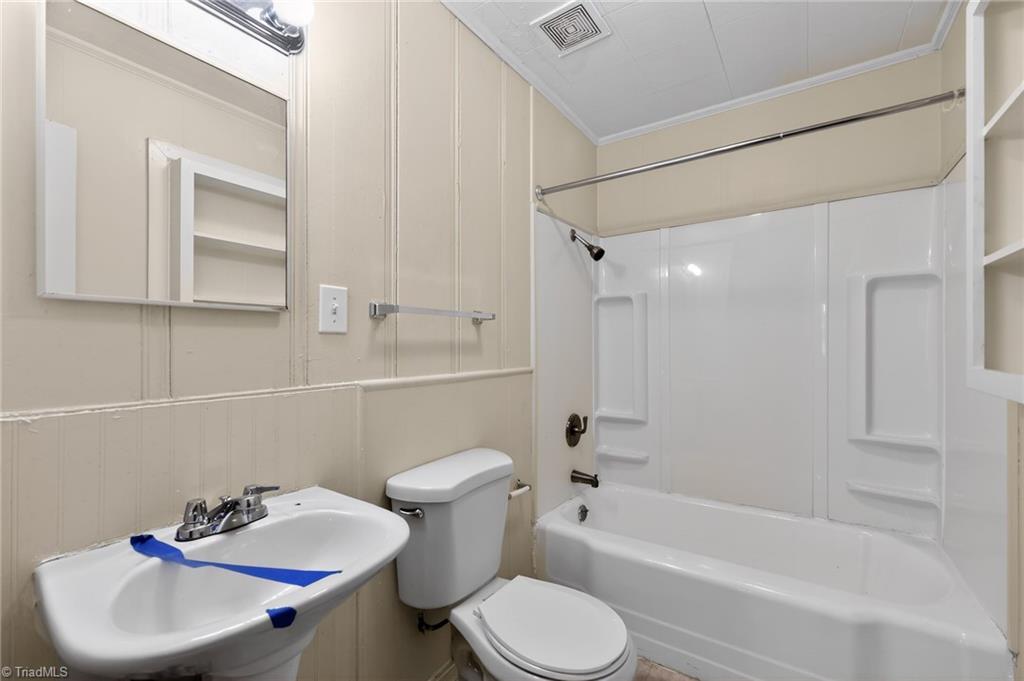 222 Charles Avenue High Point, NC 27260 - Photo 28 of 30