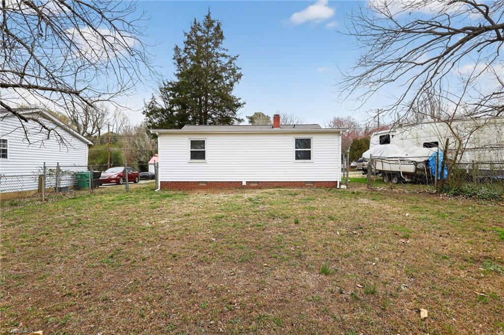 222 Charles Avenue High Point, NC 27260 - Photo 6 of 30