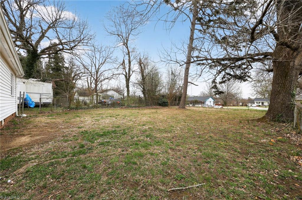 222 Charles Avenue High Point, NC 27260 - Photo 10 of 30