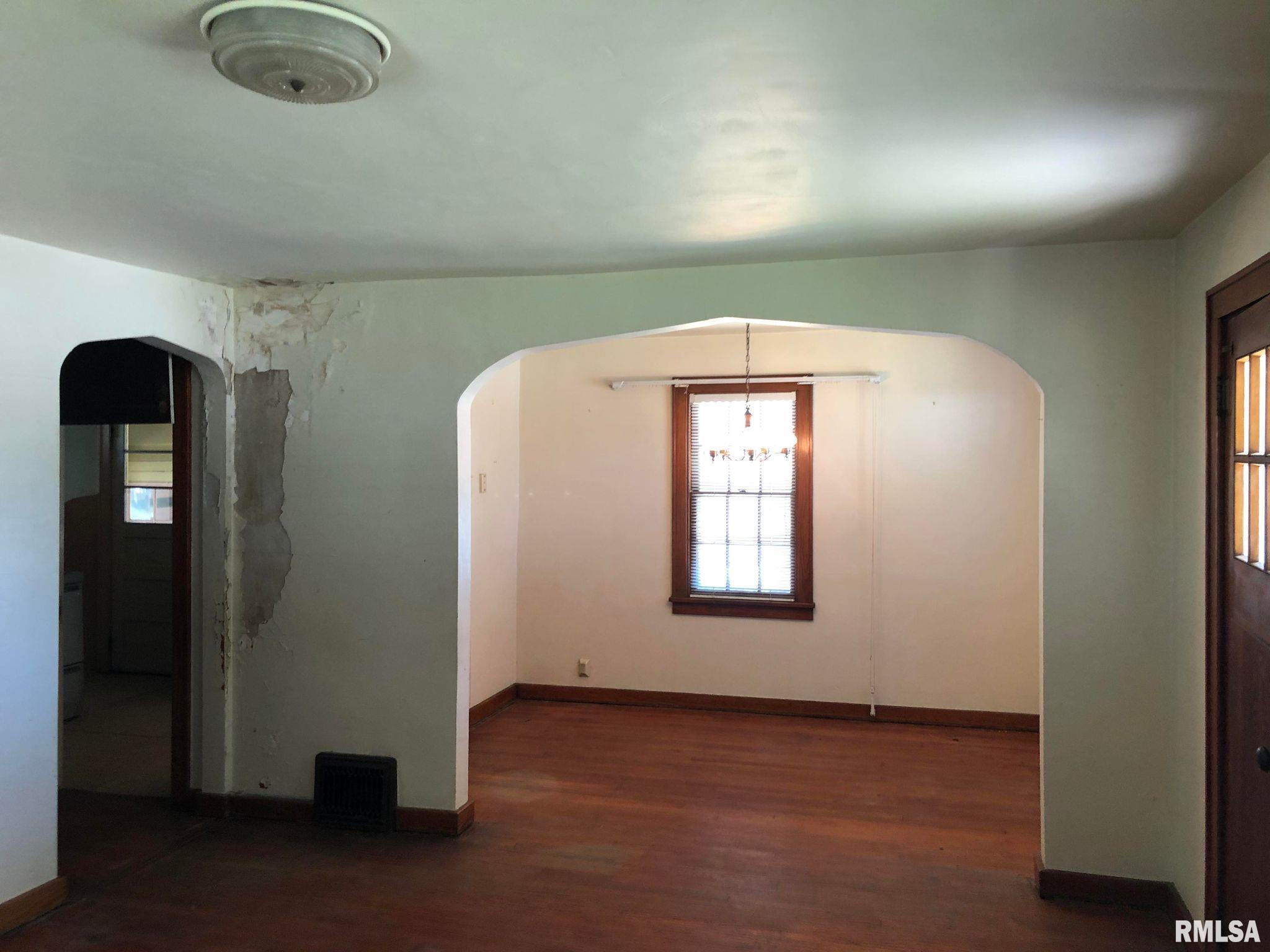 2131 Washington Road Washington, IL 61571 - Photo 7 of 11 Gallery Image 7