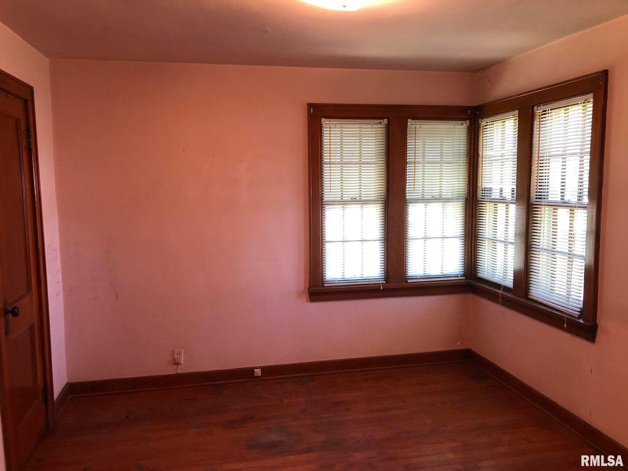 2131 Washington Road Washington, IL 61571 - Photo 9 of 11 Gallery Image 9