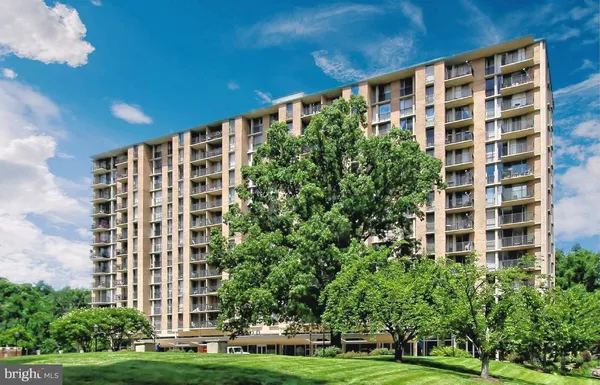 $1,900 | 4600 South Four Mile Run Drive, Unit 1205, Arlington, VA 22204