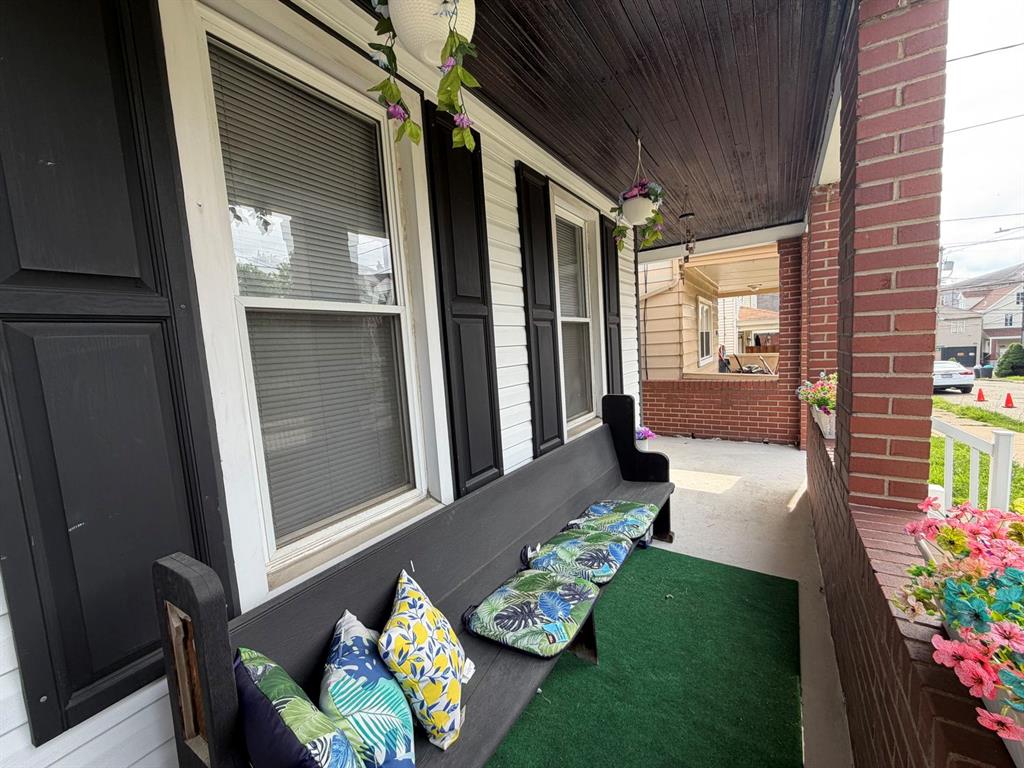812 Rose Street McKees Rocks, PA 15136 - Photo 3 of 27